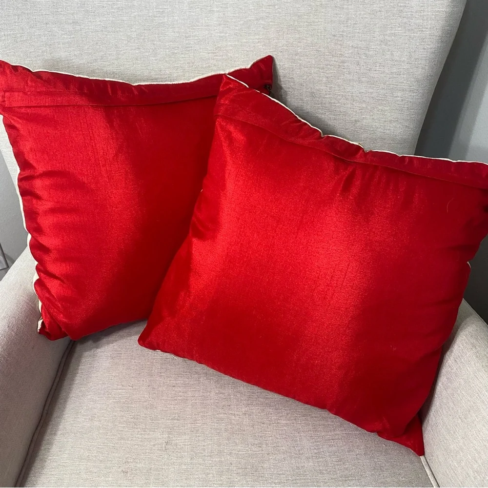 Pier 1 Ecru Red Orange Green Crewel‎ Medallion Accent Pillows Set Of 2 - 16 X 16